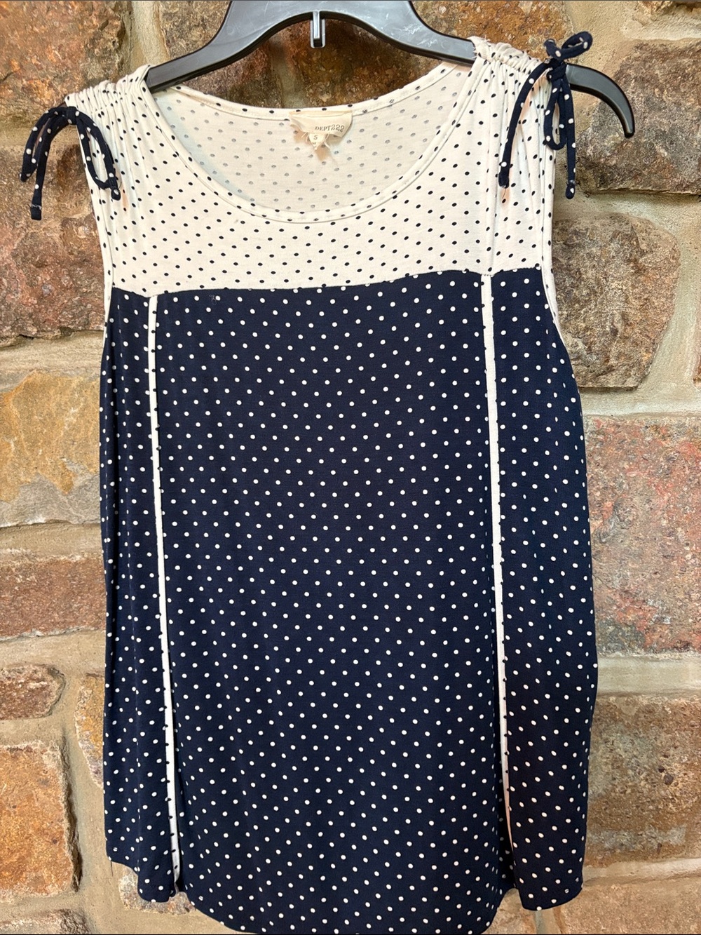 DEPT 222 ADORABLE BLUE AND WHITE SLEEVELESS TOP